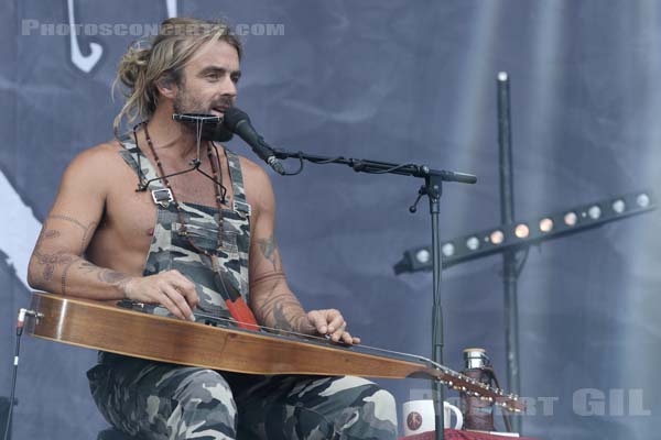 XAVIER RUDD - 2017-07-01 - ARRAS - La Citadelle - Greenroom - 